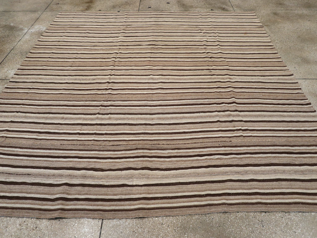 Vintage Turkish Flatweave Kilim Square Room Size Carpet, No.31529 - Galerie Shabab