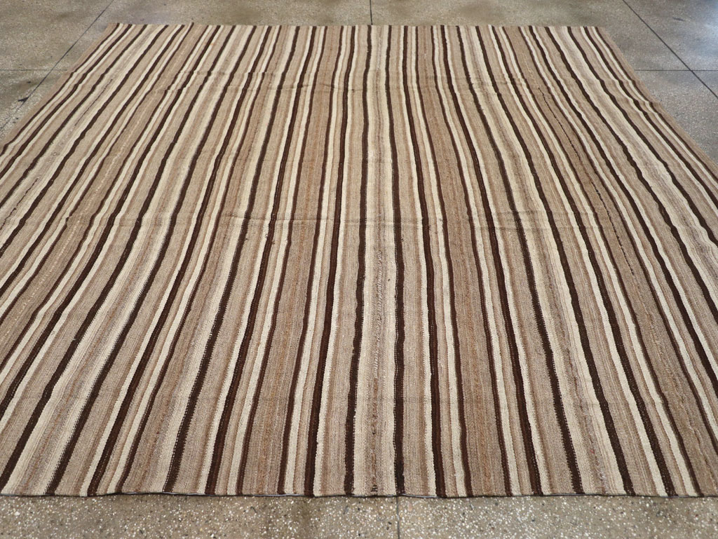 Vintage Turkish Flatweave Kilim Square Room Size Carpet, No.31529 - Galerie Shabab