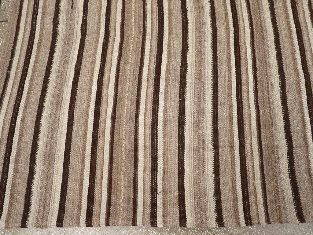 Vintage Turkish Flatweave Kilim Square Room Size Carpet, No.31529 - Galerie Shabab