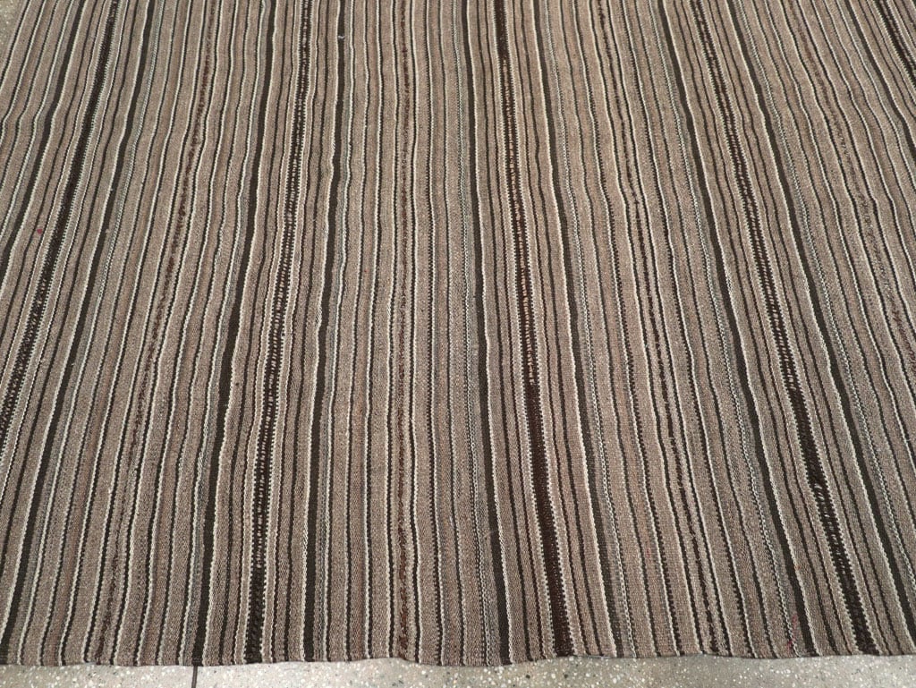 Vintage Turkish Flatweave Kilim Room Size Carpet, No.31530 - Galerie Shabab