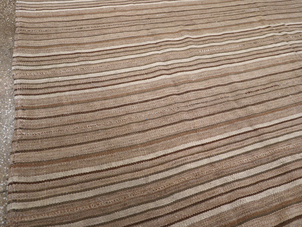 Vintage Persian Flatweave Kilim Accent Carpet, No.31532 - Galerie Shabab