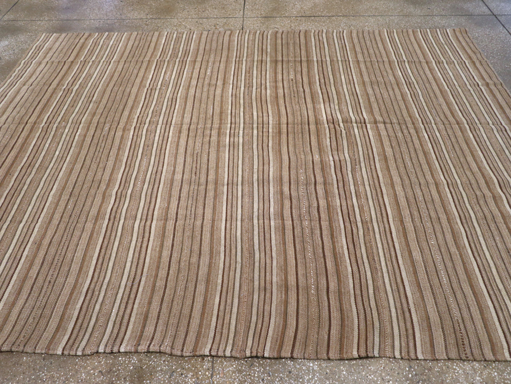 Vintage Persian Flatweave Kilim Accent Carpet, No.31532 - Galerie Shabab