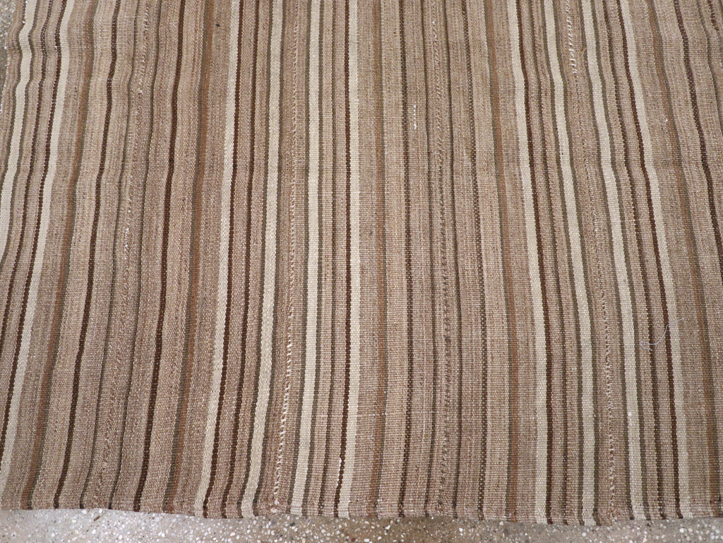 Vintage Persian Flatweave Kilim Accent Carpet, No.31532 - Galerie Shabab