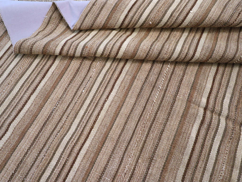 Vintage Persian Flatweave Kilim Accent Carpet, No.31532 - Galerie Shabab