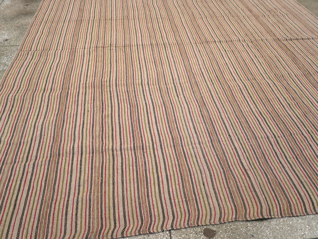 Vintage Turkish Flatweave Kilim Square Room Size Carpet, No.31534 - Galerie Shabab