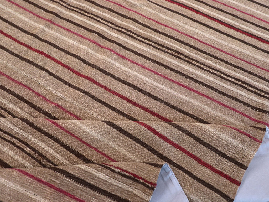 Vintage Turkish Flatweave Kilim Small Room Size Carpet, No.31536 - Galerie Shabab