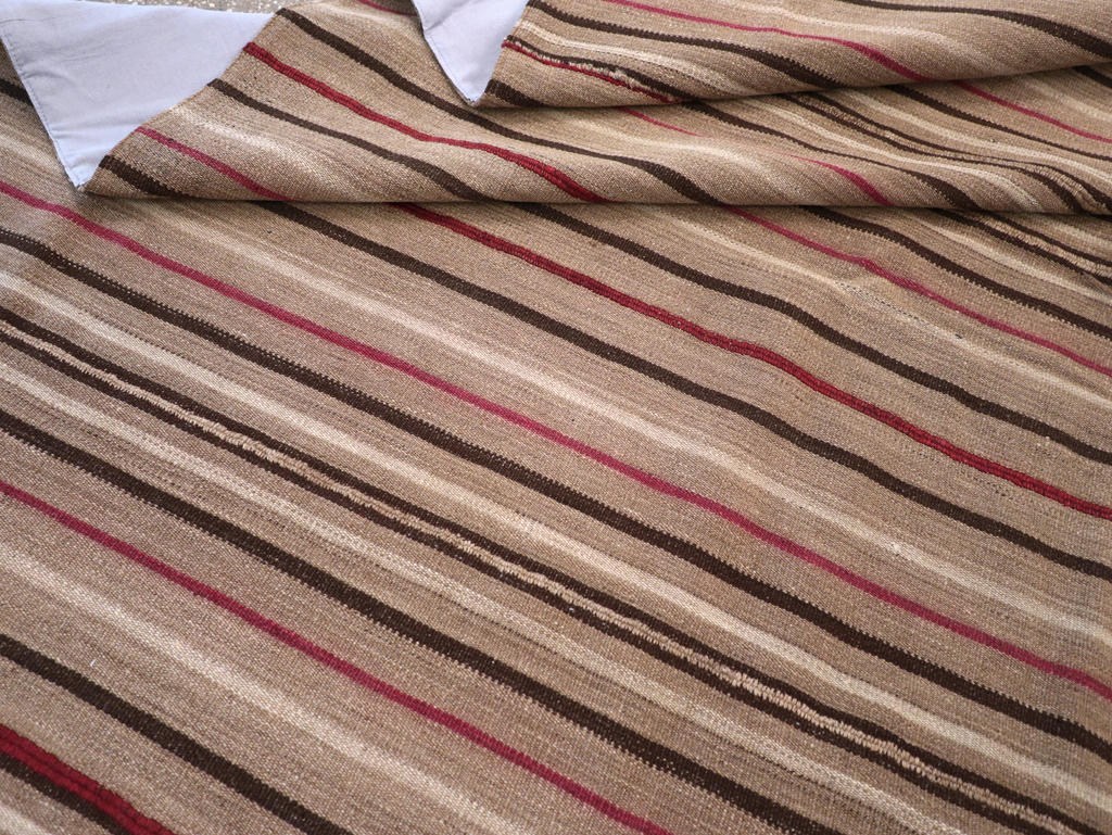 Vintage Turkish Flatweave Kilim Small Room Size Carpet, No.31536 - Galerie Shabab