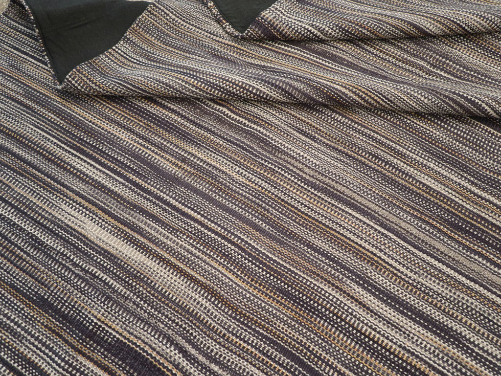 Modern Turkish Flatweave Kilim Room Size Carpet, No.31539 - Galerie Shabab