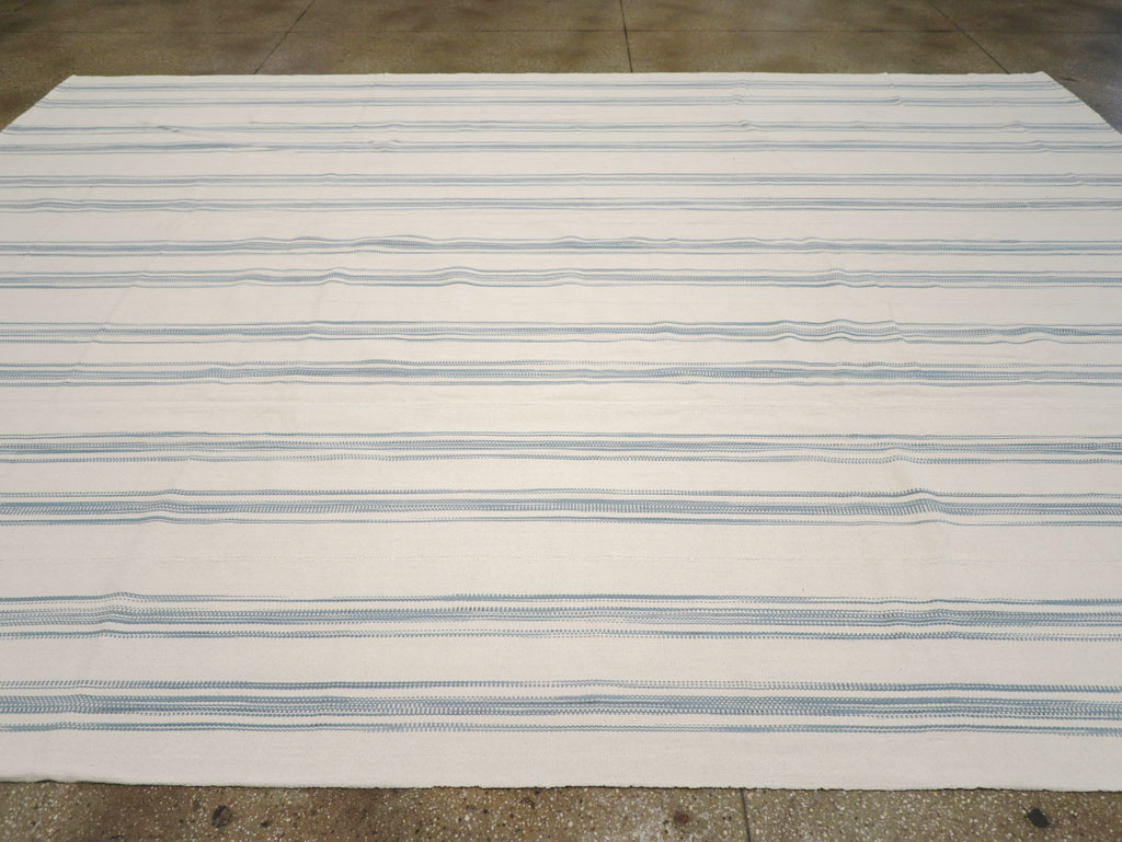 Modern Turkish Flatweave Room Size Carpet, No.31540 - Galerie Shabab