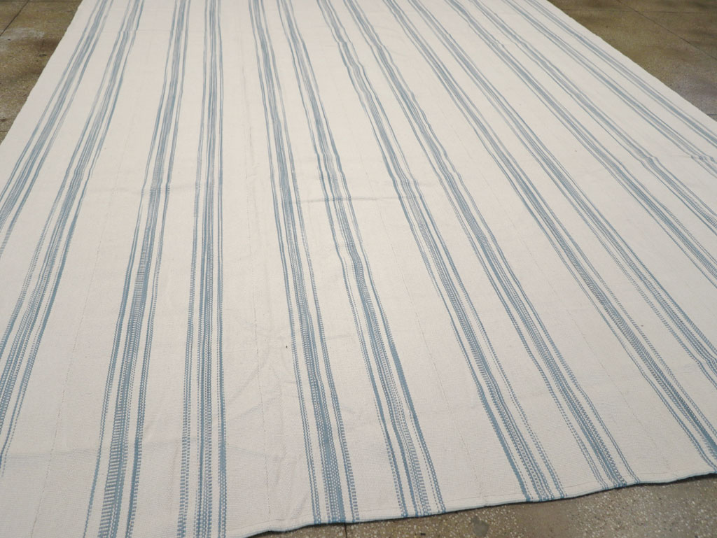 Modern Turkish Flatweave Room Size Carpet, No.31540 - Galerie Shabab