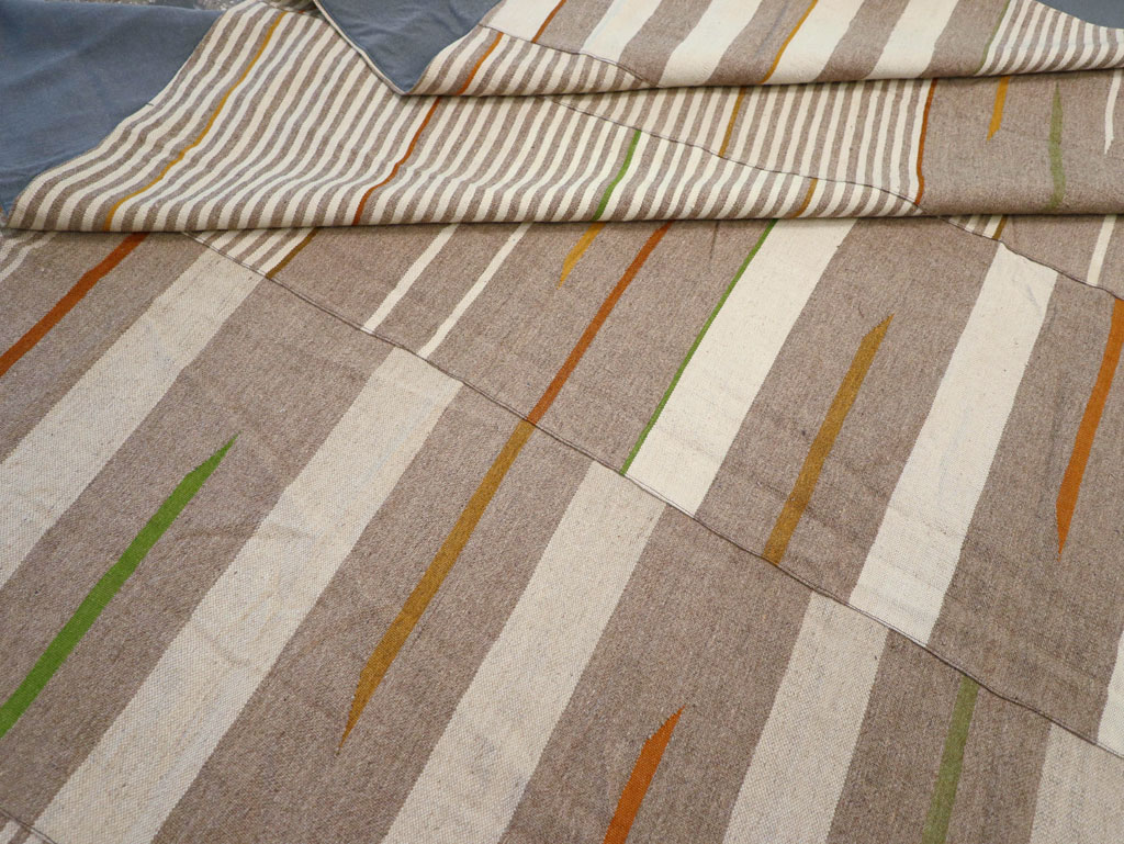 Modern Turkish Flatweave Kilim Oversize Carpet, No.31544 - Galerie Shabab