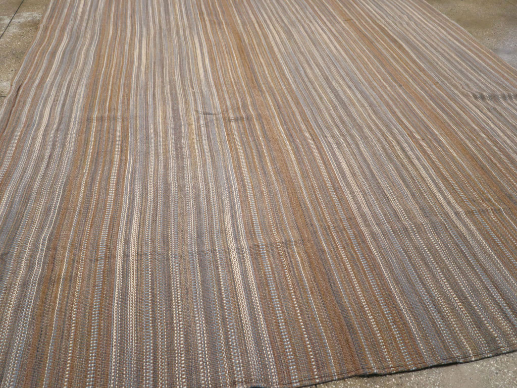 Modern Turkish Flatweave Room Size Carpet, No.31547 - Galerie Shabab
