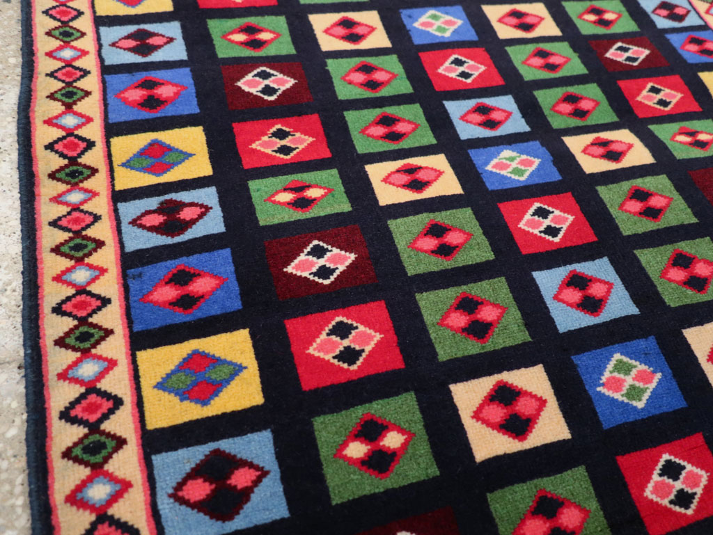 Vintage Persian Mahal Throw Rug, No.31548 - Galerie Shabab