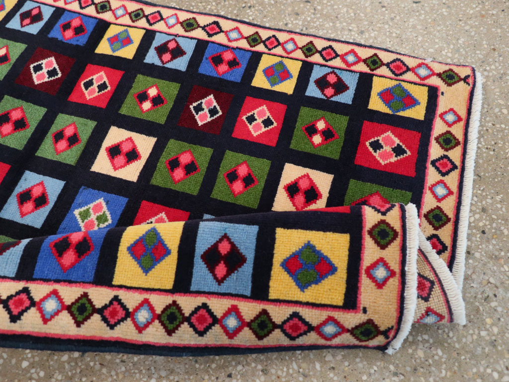 Vintage Persian Mahal Throw Rug, No.31548 - Galerie Shabab