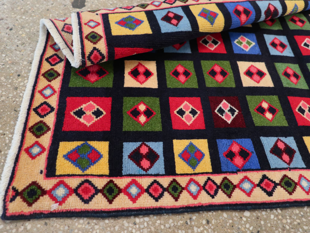 Vintage Persian Mahal Throw Rug, No.31548 - Galerie Shabab