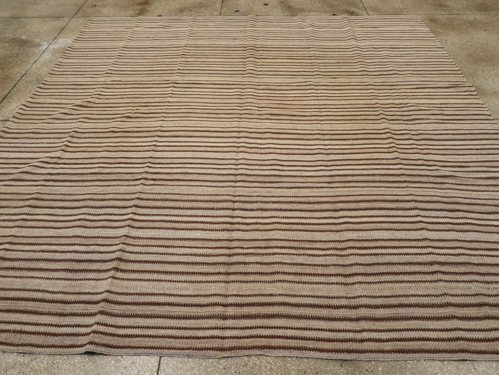 Vintage Turkish Flatweave Kilim Square Room Size Carpet, No.31549 - Galerie Shabab