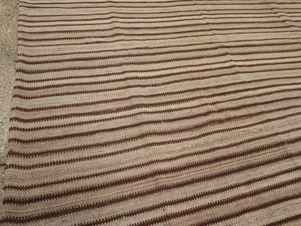 Vintage Turkish Flatweave Kilim Square Room Size Carpet, No.31549 - Galerie Shabab