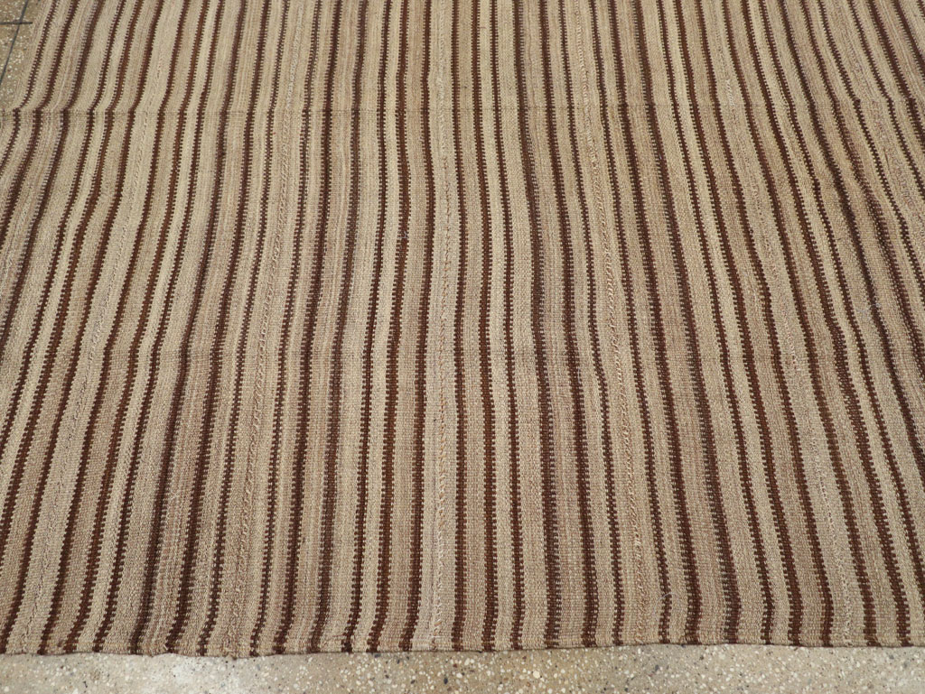 Vintage Turkish Flatweave Kilim Square Room Size Carpet, No.31549 - Galerie Shabab