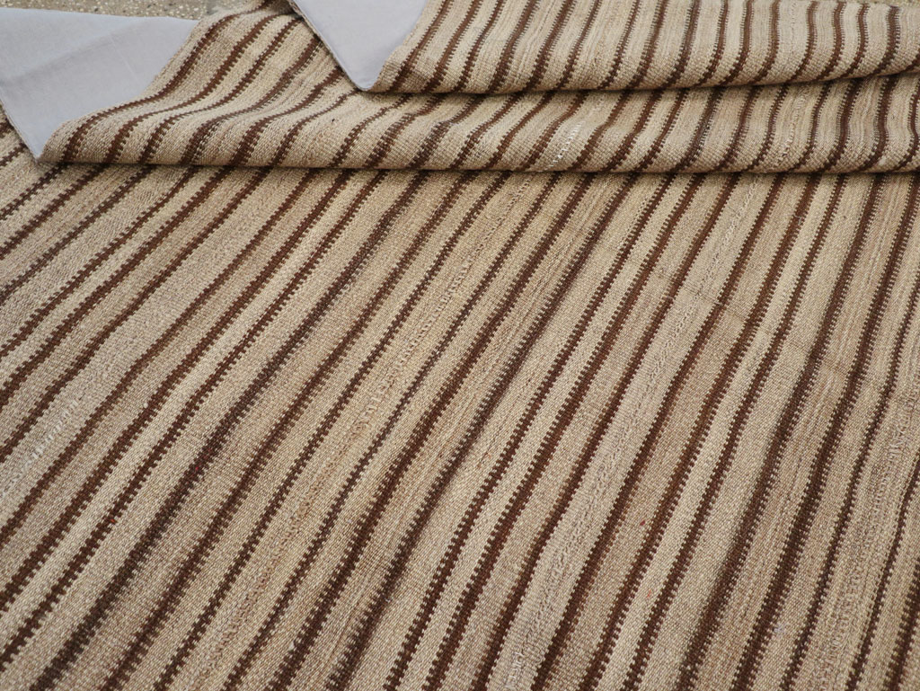 Vintage Turkish Flatweave Kilim Square Room Size Carpet, No.31549 - Galerie Shabab