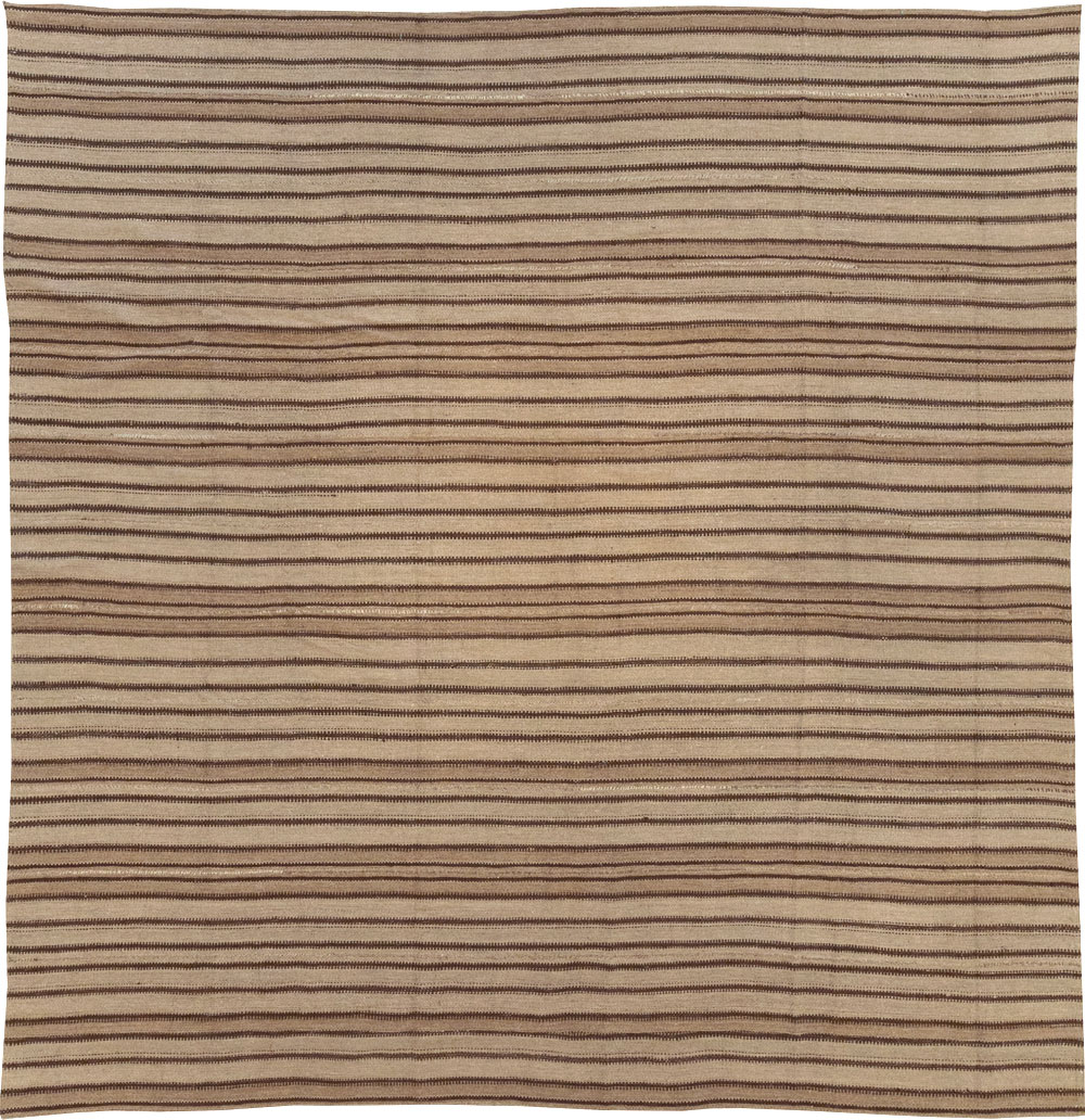 Vintage Turkish Flatweave Kilim Square Room Size Carpet, No.31550 - Galerie Shabab