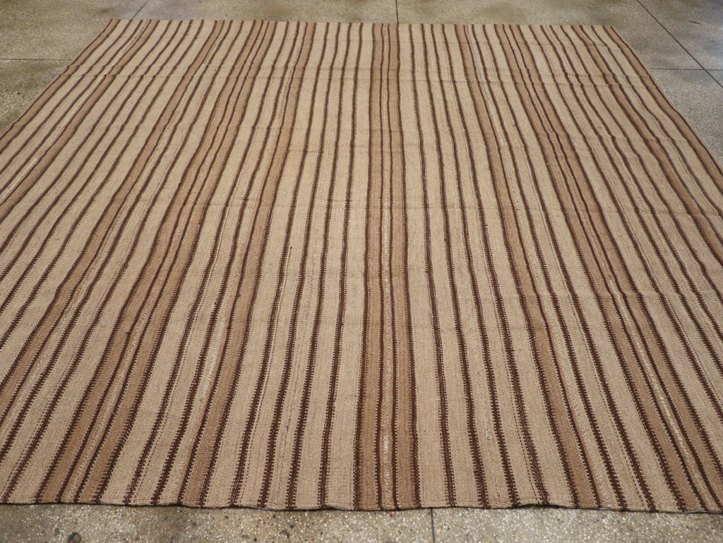 Vintage Turkish Flatweave Kilim Square Room Size Carpet, No.31550 - Galerie Shabab