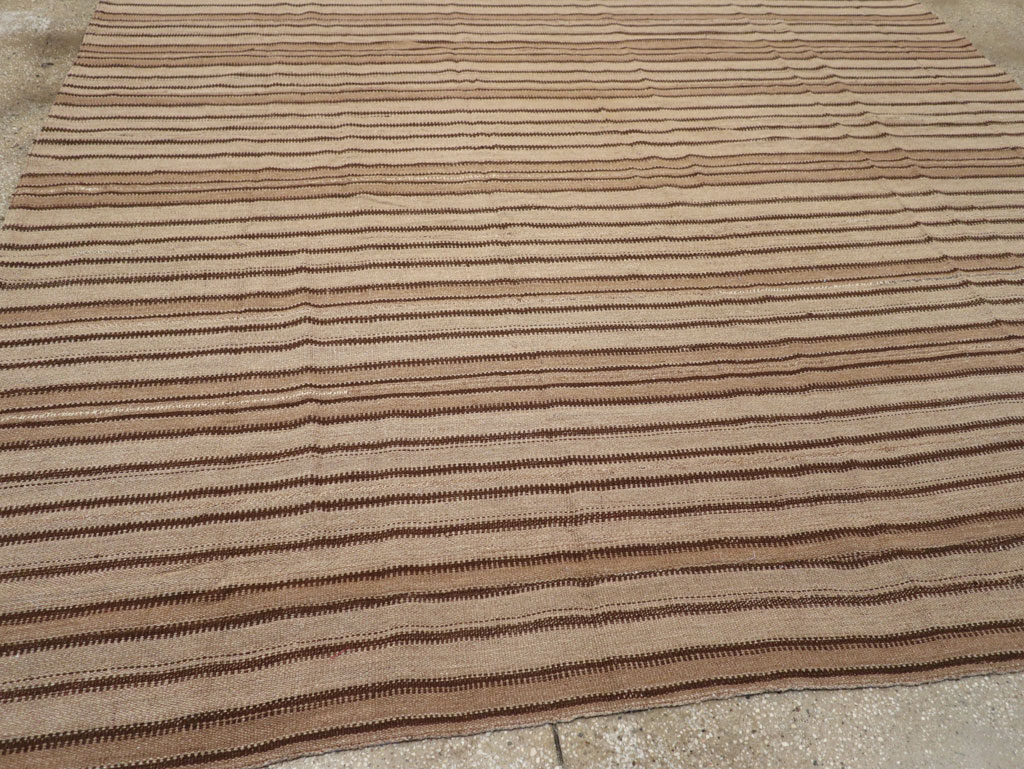 Vintage Turkish Flatweave Kilim Square Room Size Carpet, No.31550 - Galerie Shabab