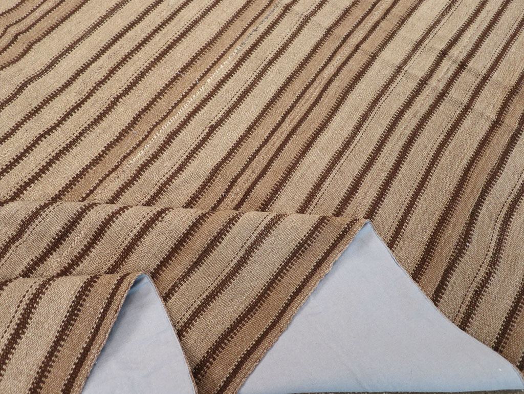 Vintage Turkish Flatweave Kilim Square Room Size Carpet, No.31550 - Galerie Shabab