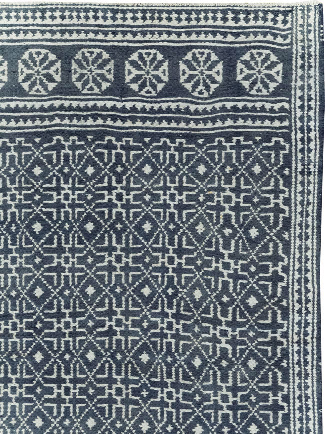 Vintage Persian Flatweave Long and Narrow Gallery Carpet, No.31554 - Galerie Shabab