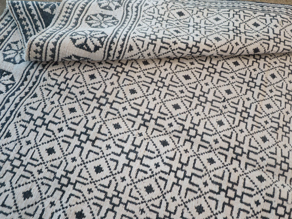 Vintage Persian Flatweave Long and Narrow Gallery Carpet, No.31554 - Galerie Shabab