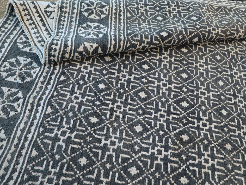Vintage Persian Flatweave Long and Narrow Gallery Carpet, No.31554 - Galerie Shabab