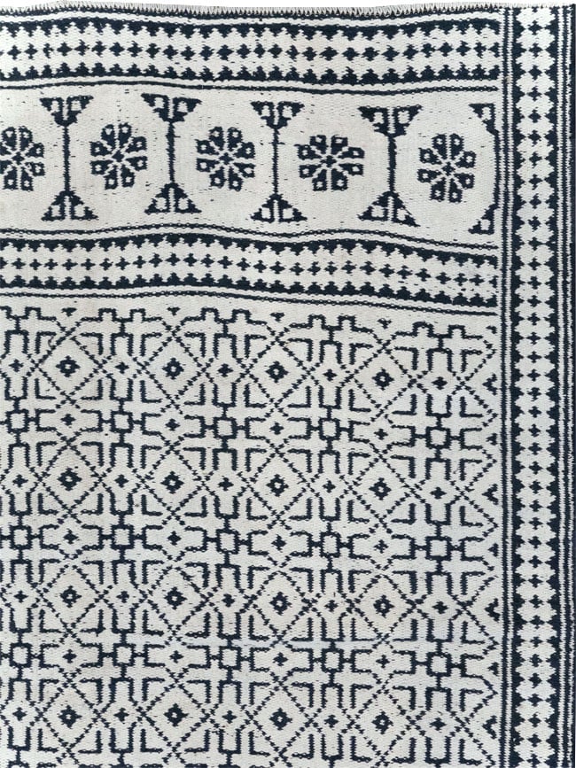 Vintage Persian Flatweave Kilim Room Size Carpet, No.31555 - Galerie Shabab