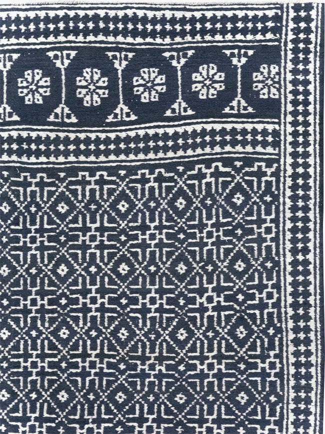 Vintage Persian Flatweave Kilim Room Size Carpet, No.31555 - Galerie Shabab