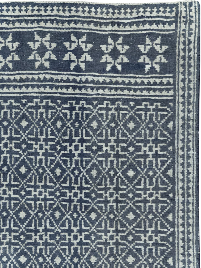 Vintage Persian Flatweave Long and Narrow Gallery Carpet, No.31557 - Galerie Shabab