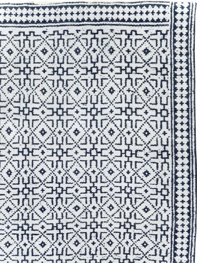 Vintage Persian Flatweave Room Size Carpet, No.31558 - Galerie Shabab