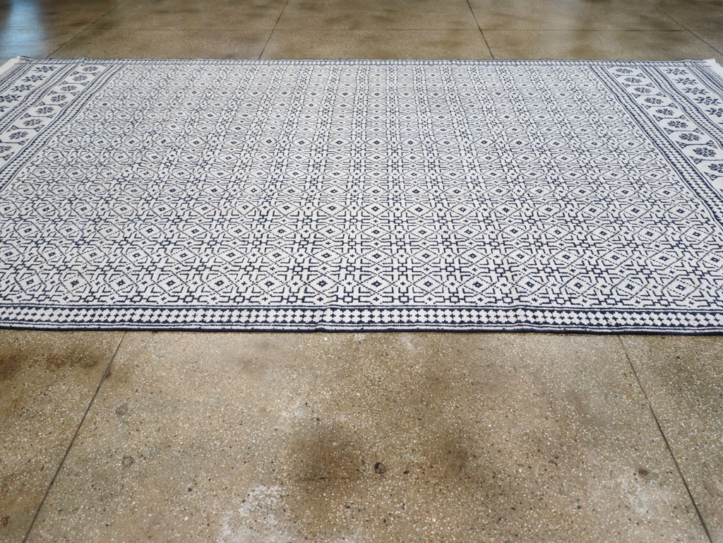 Vintage Persian Flatweave Kilim Large Carpet, No.31559 - Galerie Shabab