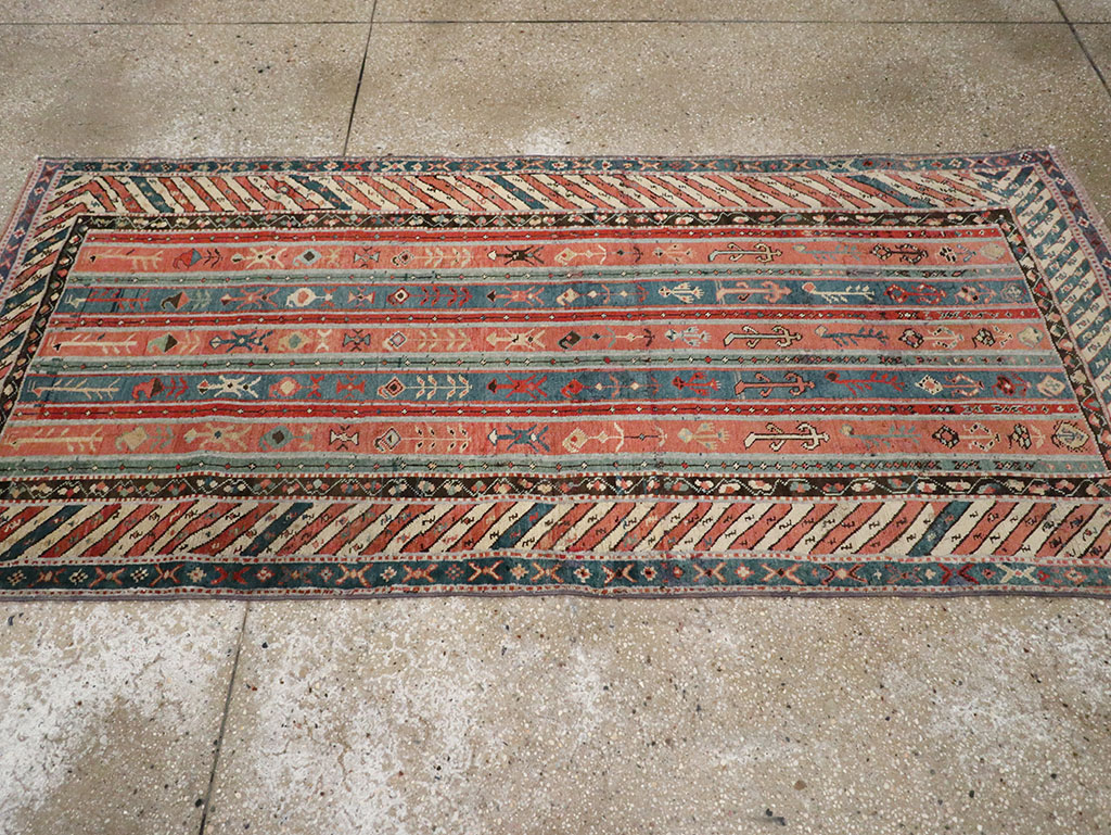 Antique Caucasian Karabagh Rug, No.31565 - Galerie Shabab