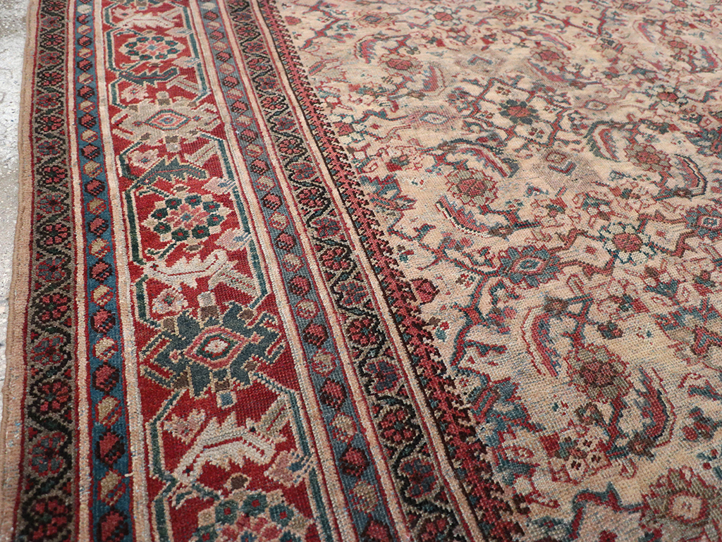 Antique Persian Mahal Accent Carpet, No.31572 - Galerie Shabab