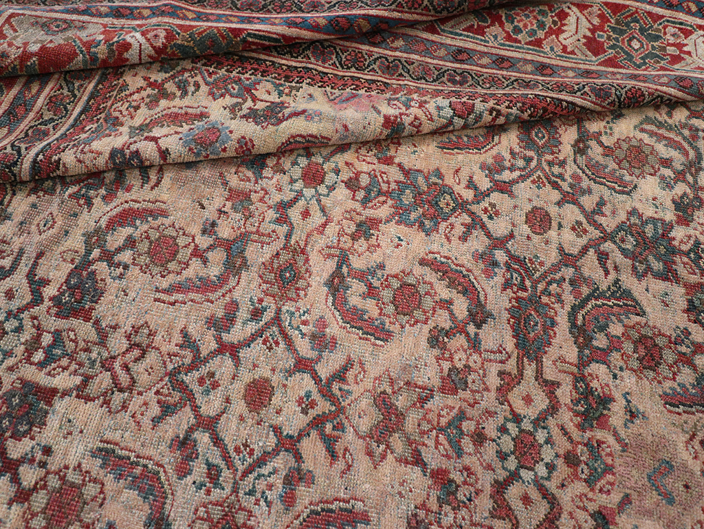 Antique Persian Mahal Accent Carpet, No.31572 - Galerie Shabab