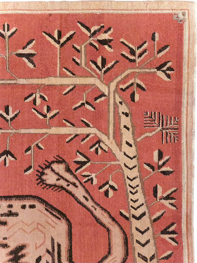 Antique Pictorial Khotan Rug, No.31574 - Galerie Shabab
