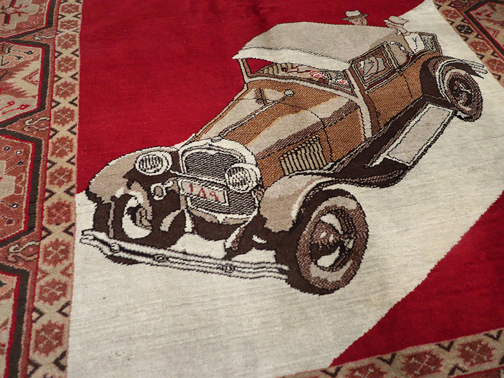 Vintage Persian Sivas Pictorial Accent Rug, No.31579 - Galerie Shabab