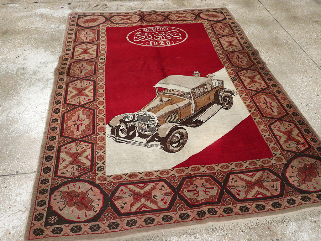 Vintage Persian Sivas Pictorial Accent Rug, No.31579 - Galerie Shabab