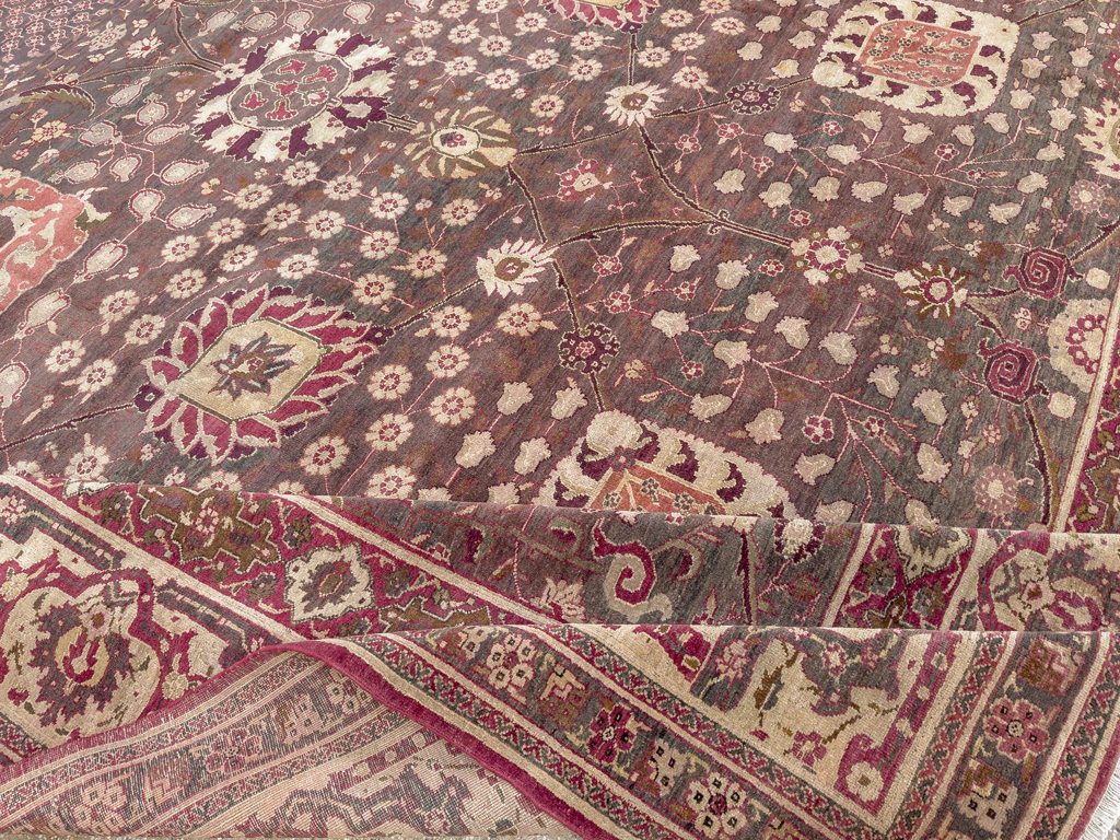 Antique Indian Agra Large Carpet, No.31581 - Galerie Shabab