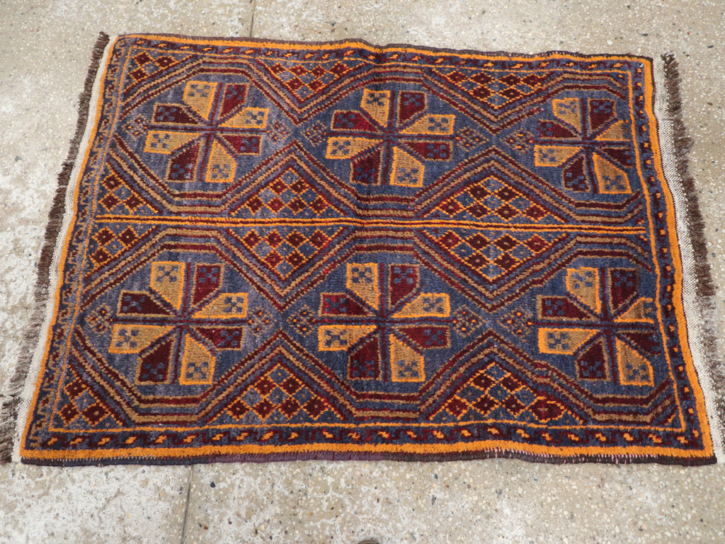 Vintage Persian Baluch Throw Rug, No.31582 - Galerie Shabab