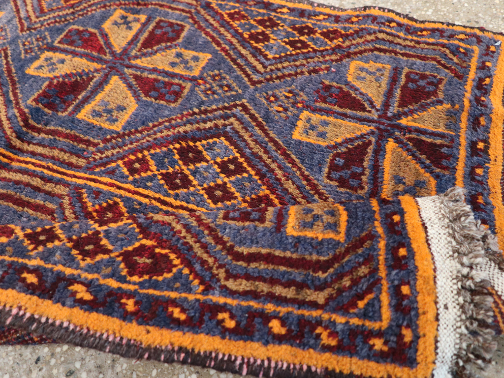 Vintage Persian Baluch Throw Rug, No.31582 - Galerie Shabab