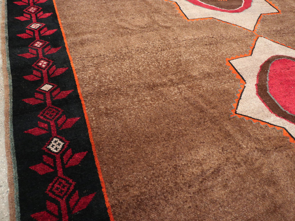 Vintage Turkish Anatolian Tribal Room Size Carpet, No.31584 - Galerie Shabab