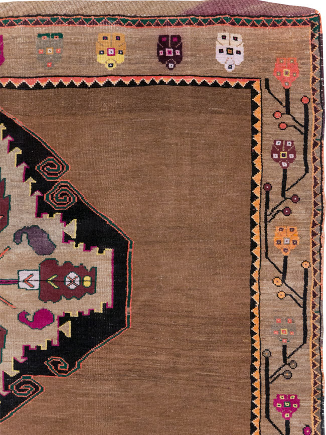 Vintage Turkish Tribal Small Room Size Carpet, No.31585 - Galerie Shabab