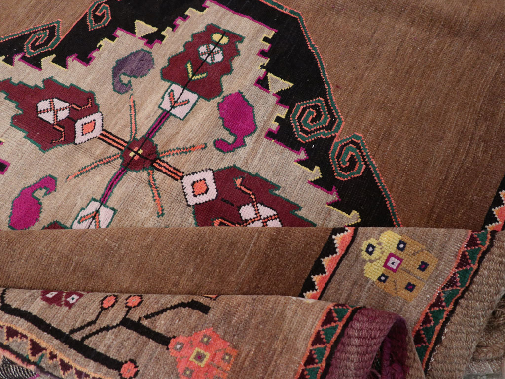 Vintage Turkish Tribal Small Room Size Carpet, No.31585 - Galerie Shabab