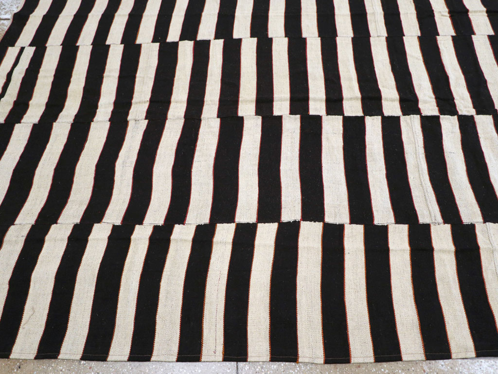 Modern Turkish Flatweave Kilim Large Room Size Carpet, No.31594 - Galerie Shabab