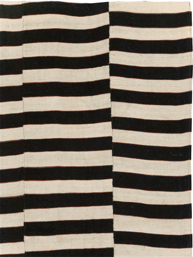 Modern Turkish Flatweave Kilim Room Size Carpet, No.31595 - Galerie Shabab