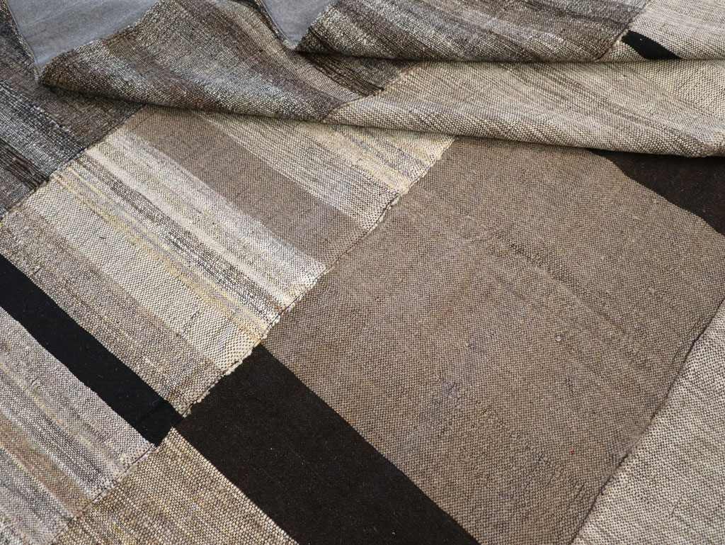 Modern Turkish Flatweave Room Size Carpet, No.31596 - Galerie Shabab